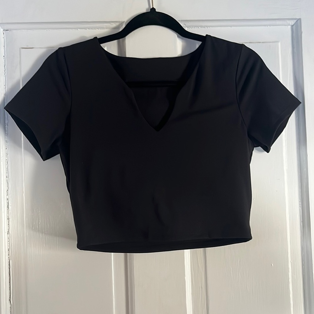 P’tula Notched Crop Tee NWOT